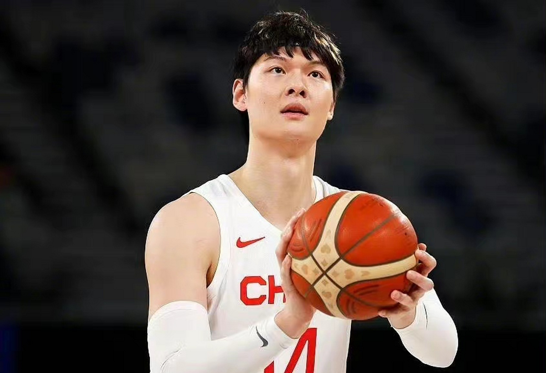 爵士逆转新疆队，王哲林状态火热