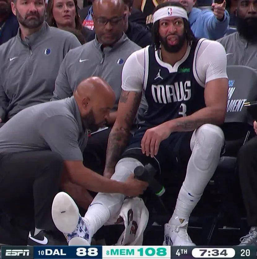 广东队轻取深圳队，莫兰特状态火热