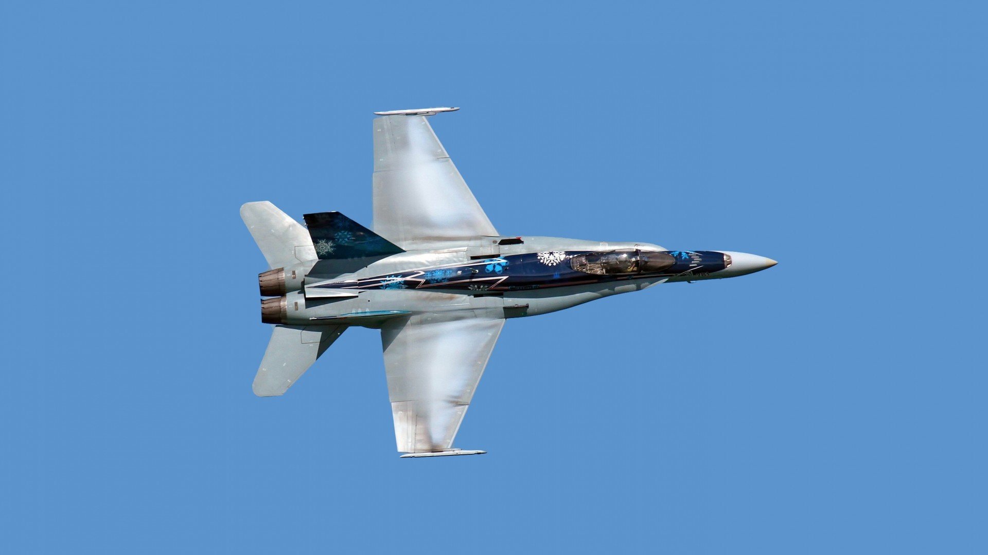 爱游戏在线-银箭军团碾压阴影，红牛之星刺破苍穹—F1双线战场上的唯一性对决