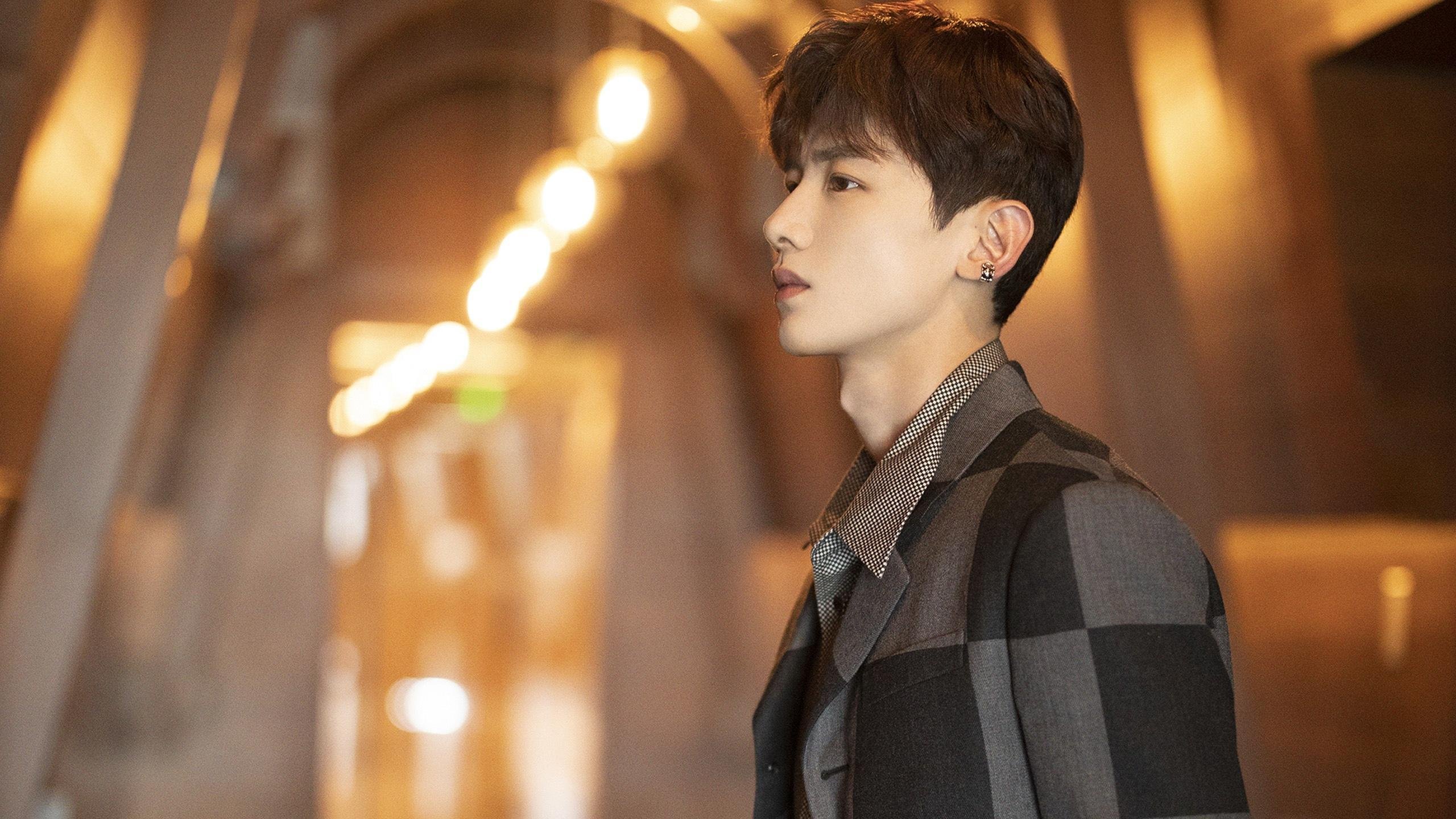 那一夜，蓝色幽灵身披红白，阿圭罗的短暂阿森纳生涯与对切尔西的绝杀