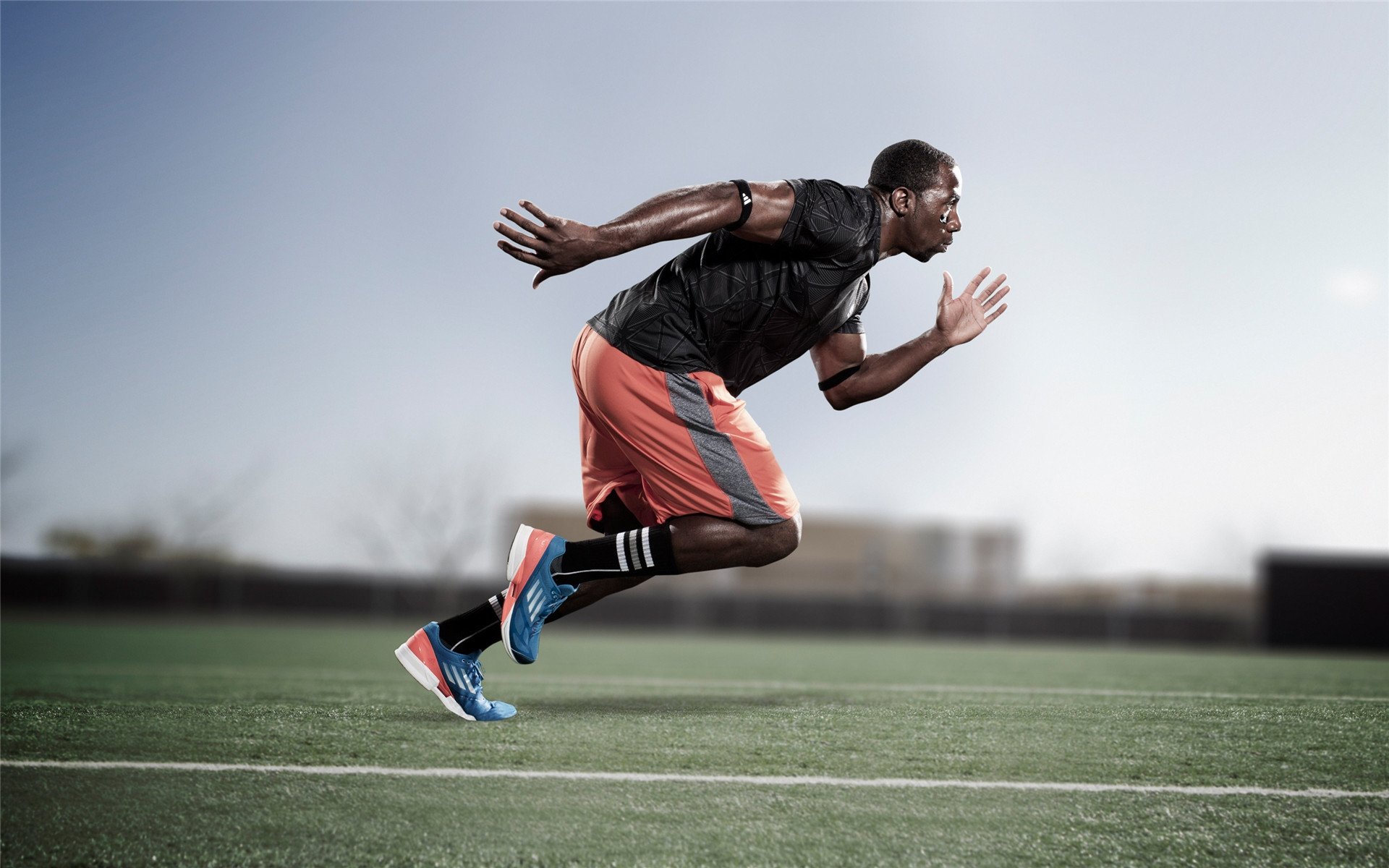 阿尔及利亚终结威尔士，斯通斯持续制造杀伤引领胜利