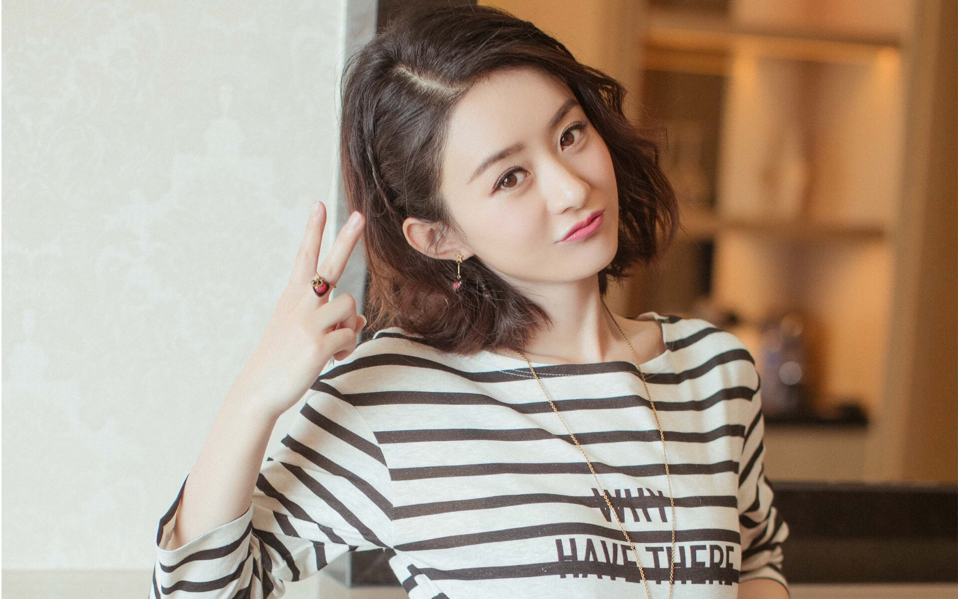 爱游戏入口-定海神针！欧冠淘汰赛之夜，莱万诠释何为稳定输出不掉线